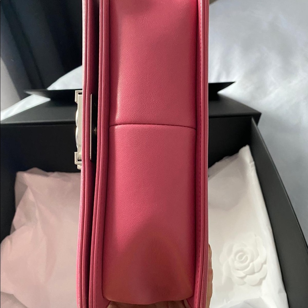 Chanel Medium Boy Bag - Picture 5 of 16
